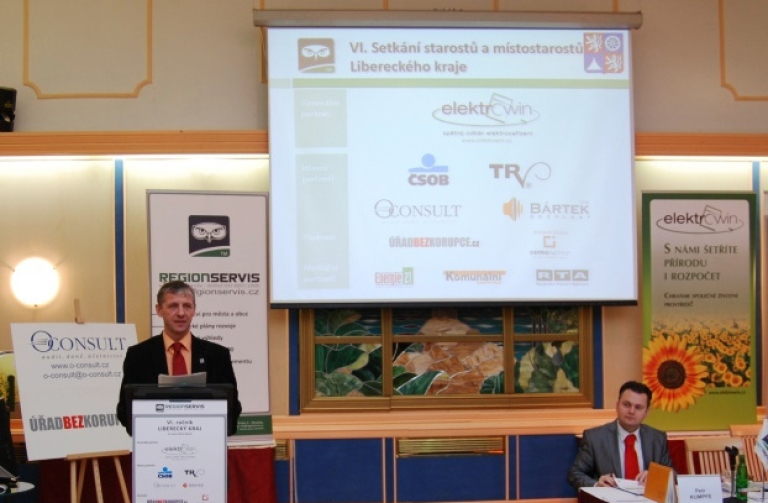 Radní Jaroslav Podzimek přednášel na semináři starostům o životním prostředí Libereckého kraje.
